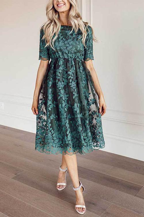 Classic Vintage Dress with a Flattering Fit