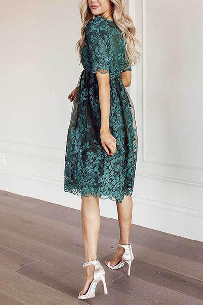Classic Vintage Dress with a Flattering Fit