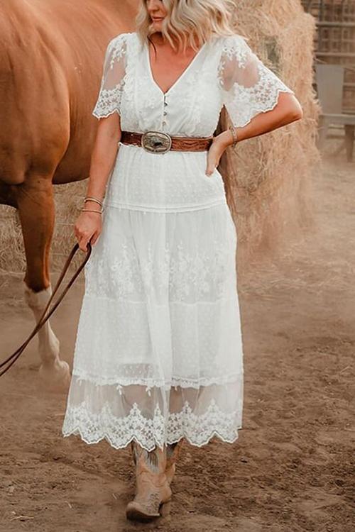 Sophisticated Dress with a Clean Classic Look