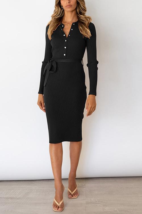 Effortlessly Elegant Dress with a Timeless Design