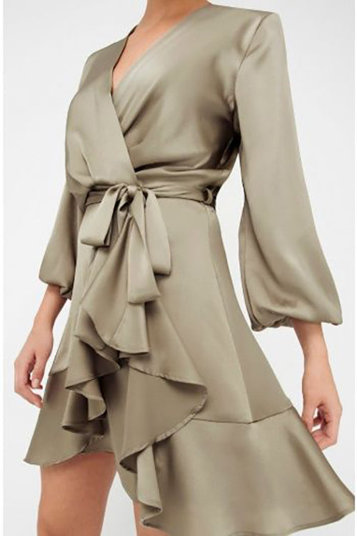 Sophisticated Dress with a Clean Classic Look