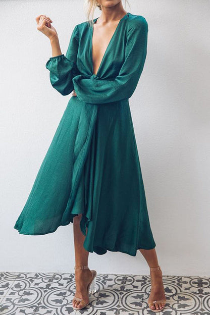 Effortlessly Elegant Dress with a Timeless Design