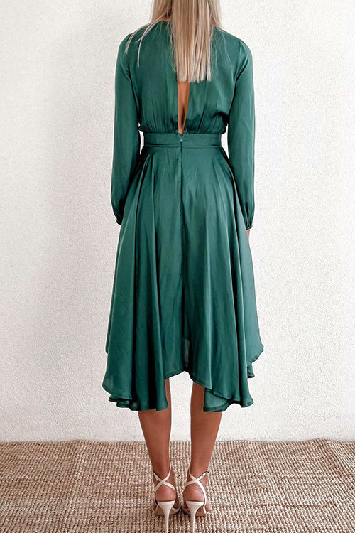 Effortlessly Elegant Dress with a Timeless Design