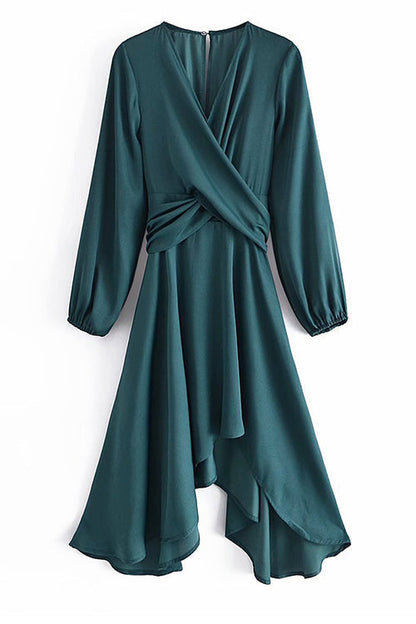 Effortlessly Elegant Dress with a Timeless Design