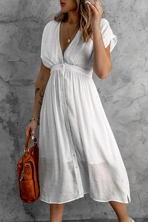 Effortlessly Elegant Dress with a Timeless Design