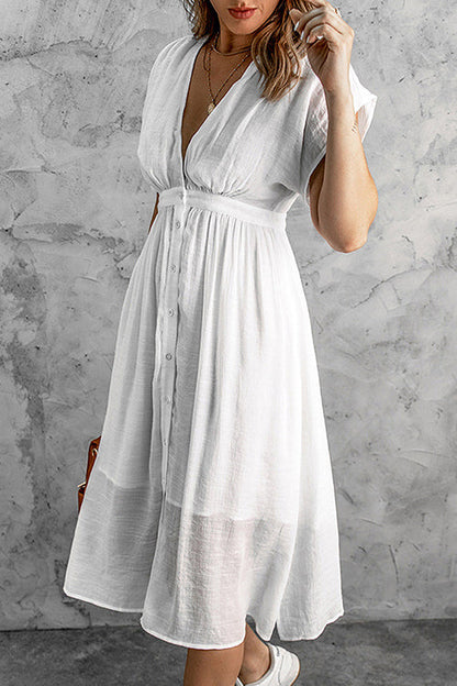 Effortlessly Elegant Dress with a Timeless Design