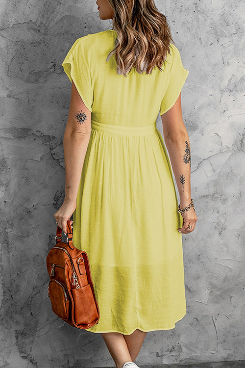 Effortlessly Elegant Dress with a Timeless Design