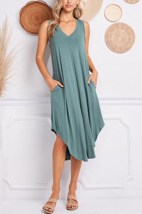 Effortlessly Elegant Dress with a Timeless Design