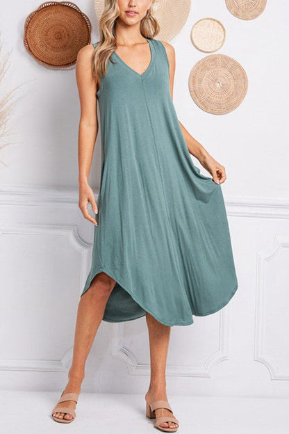 Effortlessly Elegant Dress with a Timeless Design