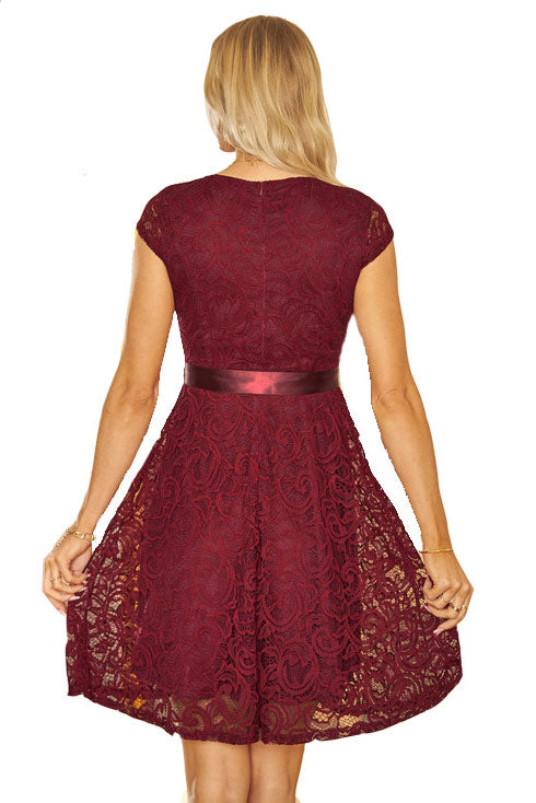 Classic Vintage Dress with a Flattering Fit
