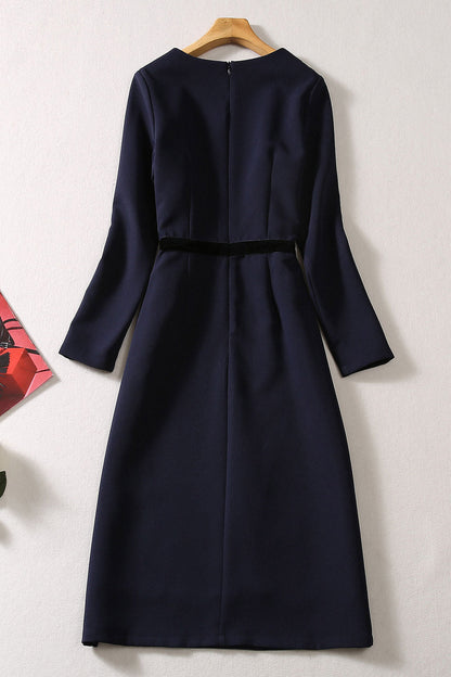 Well Tailored Dress with a Graceful Silhouette