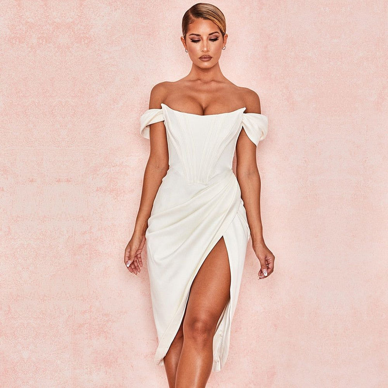 Effortlessly Elegant Dress with a Timeless Design