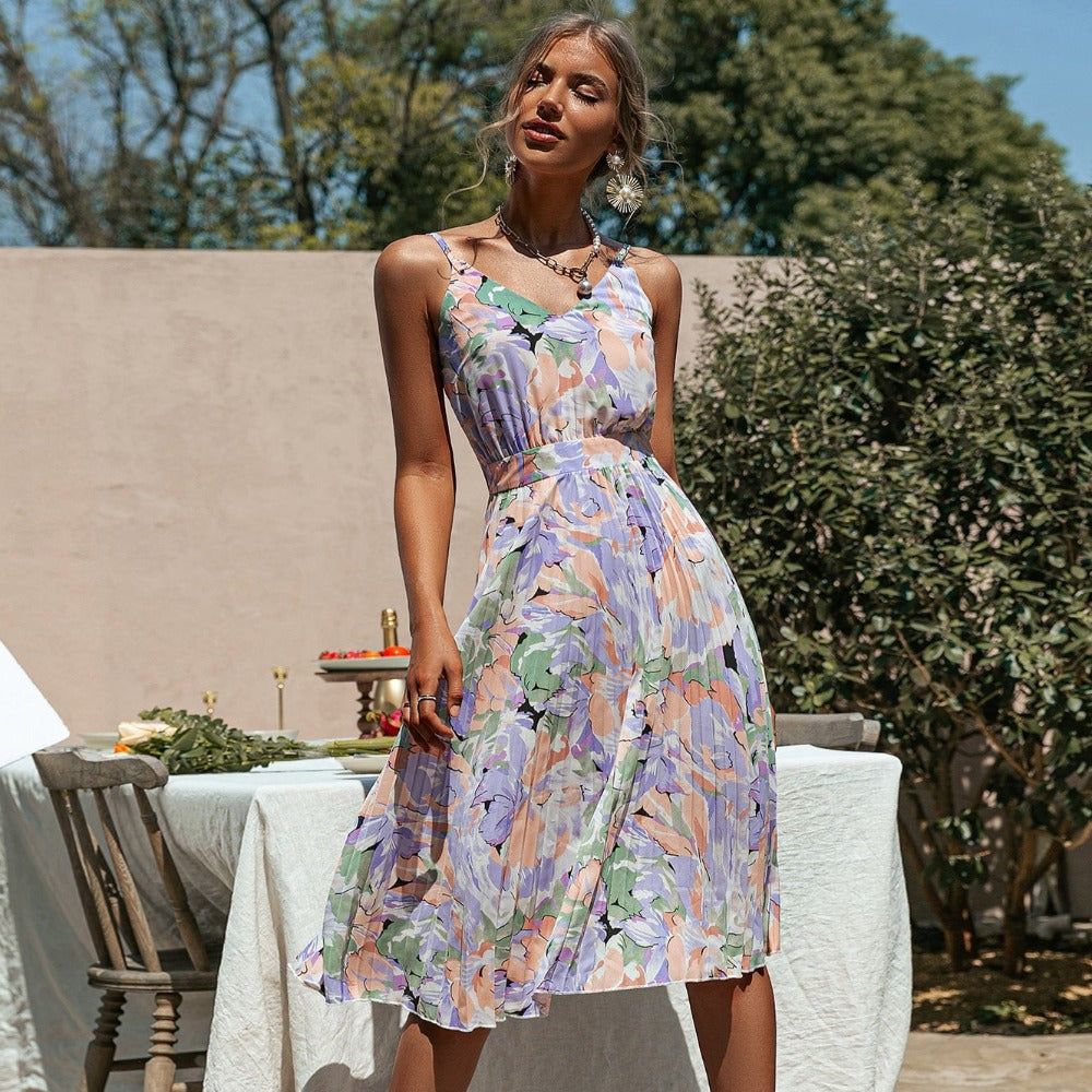Beautifully Finished Dress in a Timeless Design