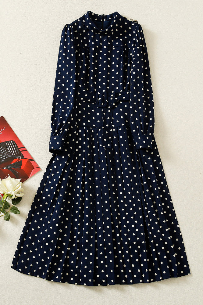 Well Tailored Dress with a Graceful Silhouette
