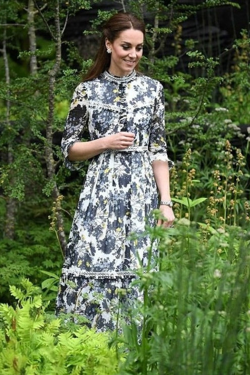 Beautifully Crafted Dress in a Classic Style