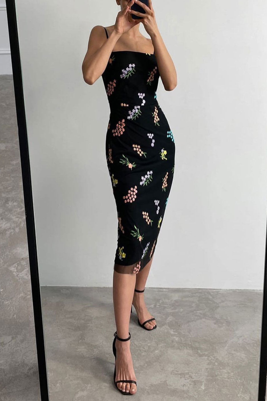 Classic Vintage Dress with a Flattering Fit