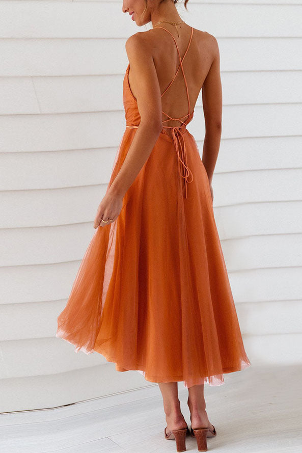 Beautifully Finished Dress in a Timeless Design
