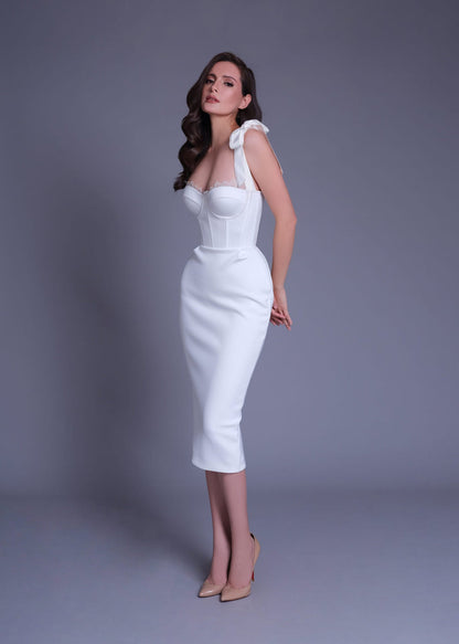 Effortlessly Elegant Dress with a Timeless Design