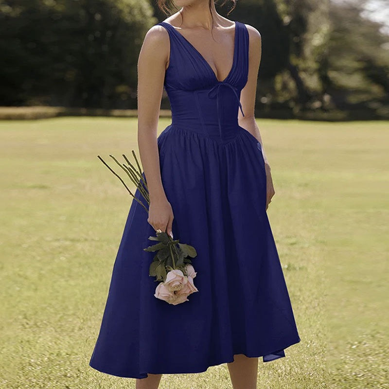 Effortlessly Elegant Dress with a Timeless Design