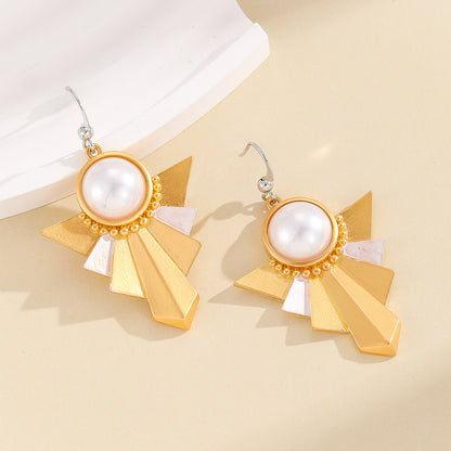 Classic Pearl Earring with Timeless Appeal