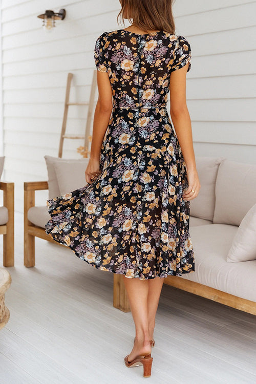 Classic Vintage & Enduringly Stylish Dress