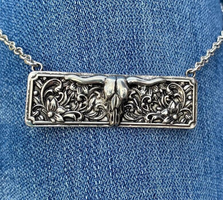 Stunning Necklace for Daily Wear