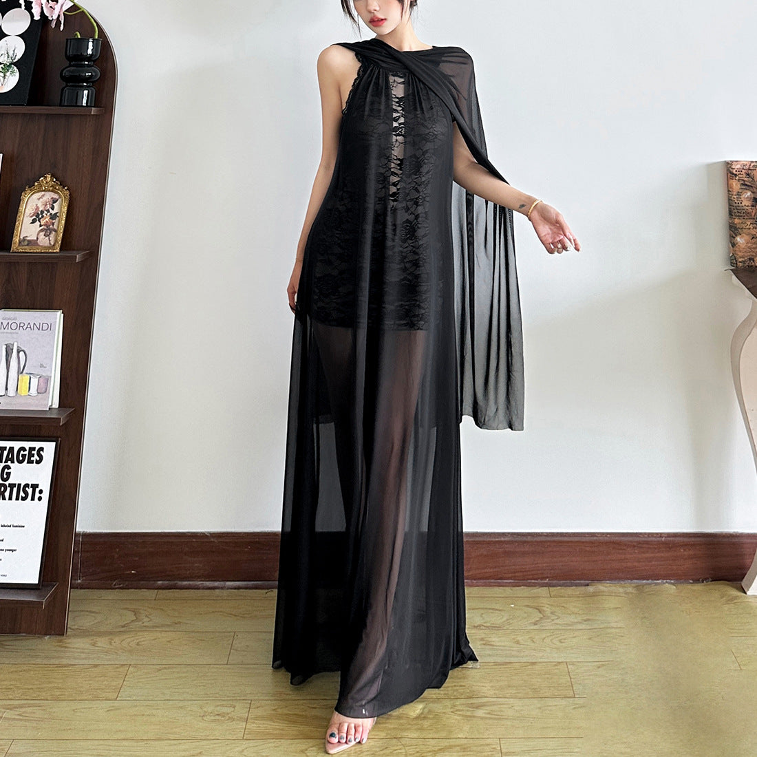 Effortlessly Elegant Dress with a Timeless Design