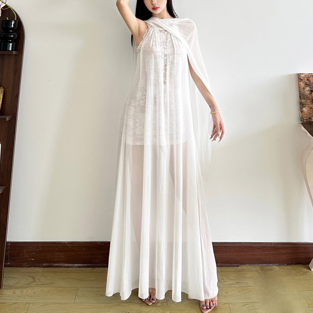 Effortlessly Elegant Dress with a Timeless Design