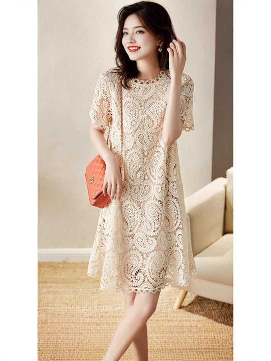 Well Tailored Dress with a Graceful Silhouette
