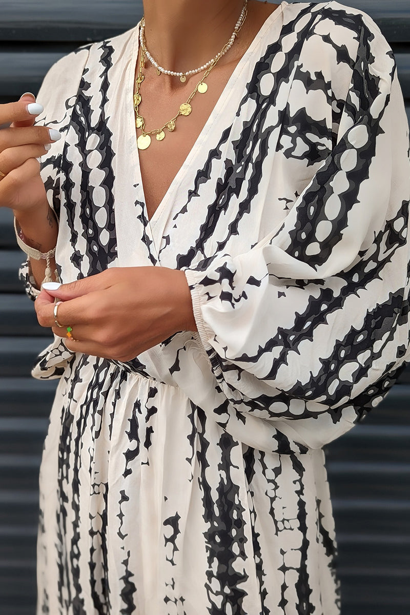 Classic Vintage Dress with a Flattering Fit