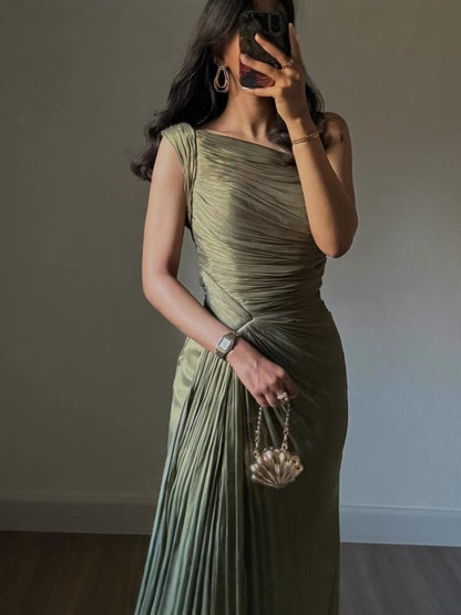 Gracefully Styled Dress for Any Occasion