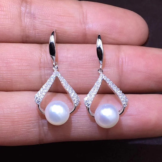 Beautiful Pearl Earring with Unique Style