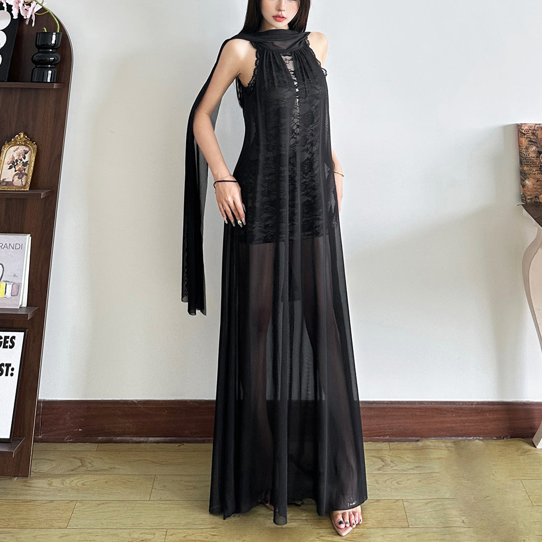 Effortlessly Elegant Dress with a Timeless Design