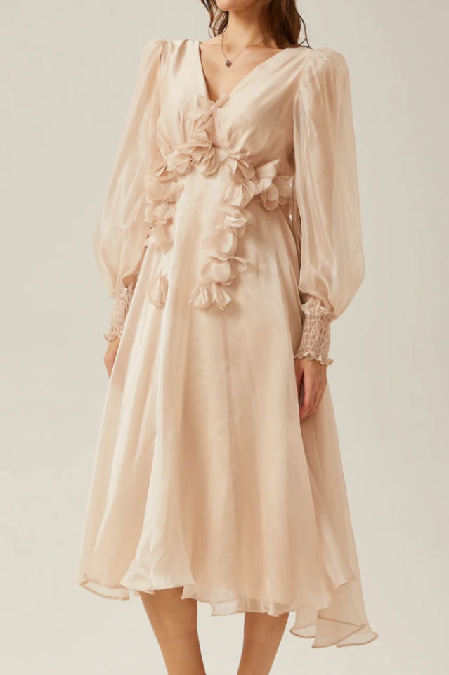 Classic Vintage Dress with a Flattering Fit