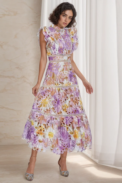 Effortlessly Elegant Dress with a Timeless Design