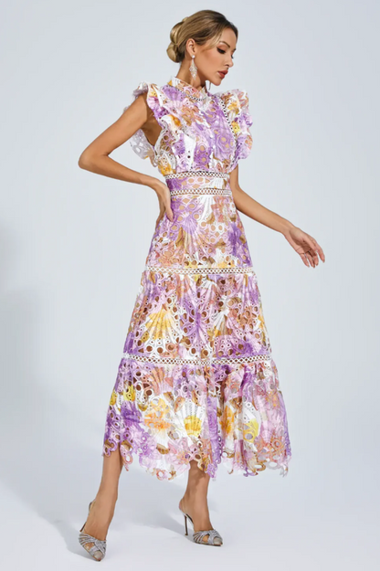 Effortlessly Elegant Dress with a Timeless Design