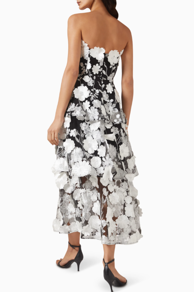 Sophisticated Dress with a Clean Classic Look