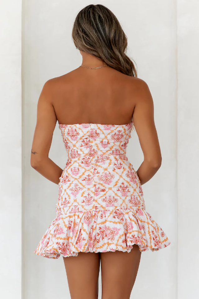 Well Tailored Dress with a Graceful Silhouette