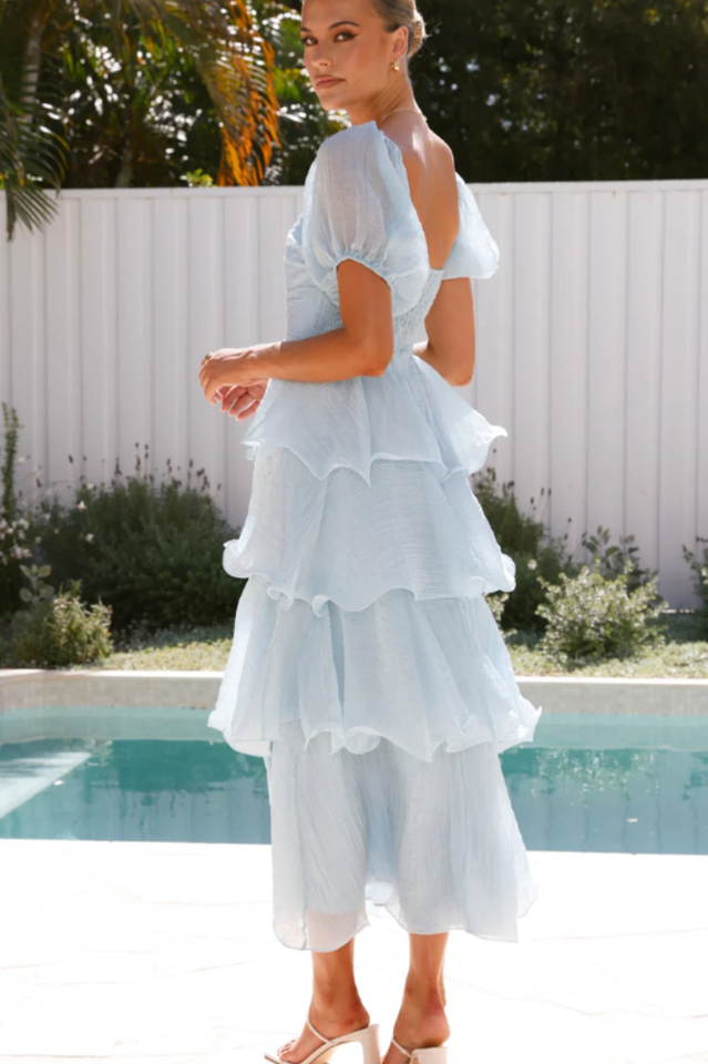 Well Tailored Dress with a Graceful Silhouette