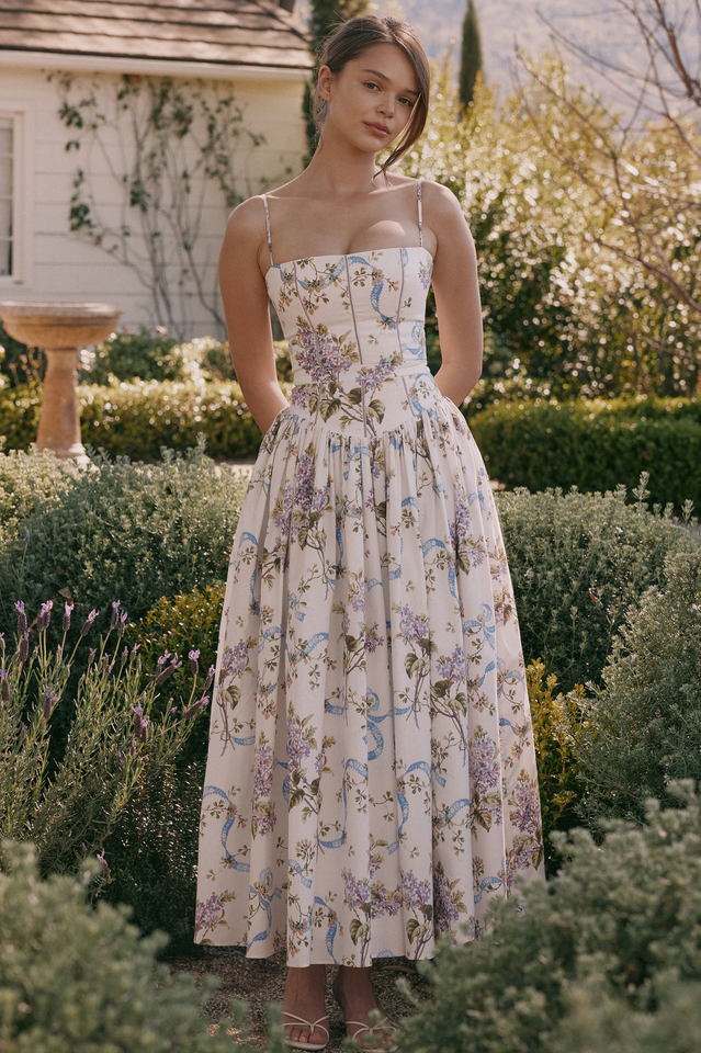 Classic Vintage & Enduringly Stylish Dress
