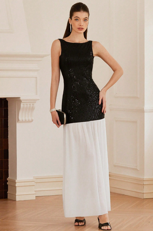 Gracefully Styled Dress for Any Occasion