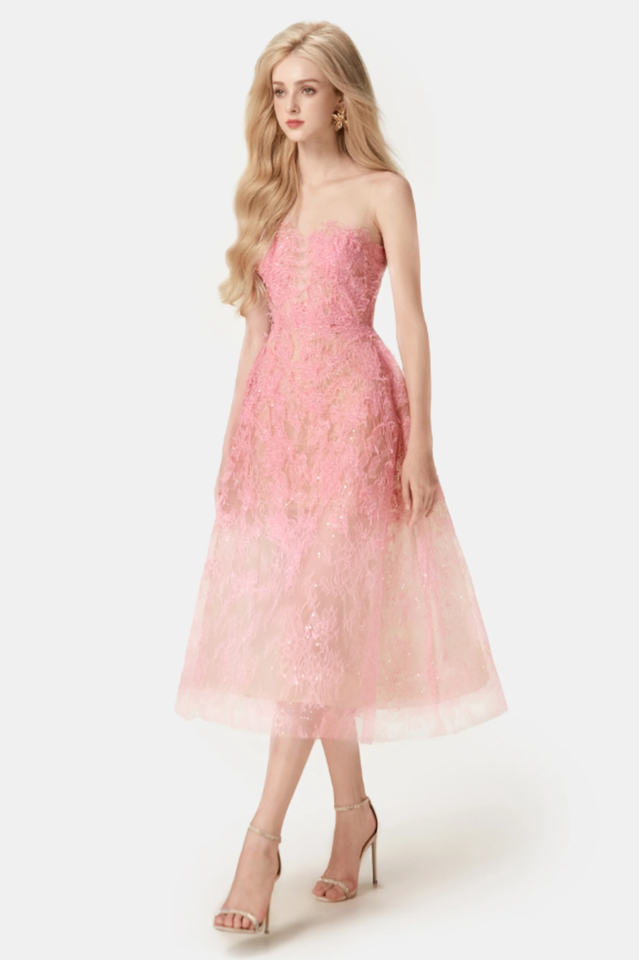 Classic Vintage Dress with a Flattering Fit