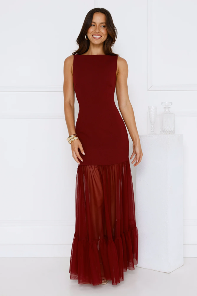 Beautifully Crafted Dress in a Classic Style