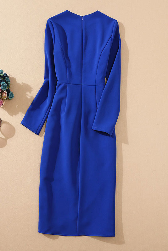 Beautifully Finished Dress in a Timeless Design