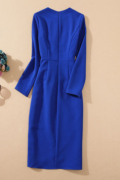 Beautifully Finished Dress in a Timeless Design