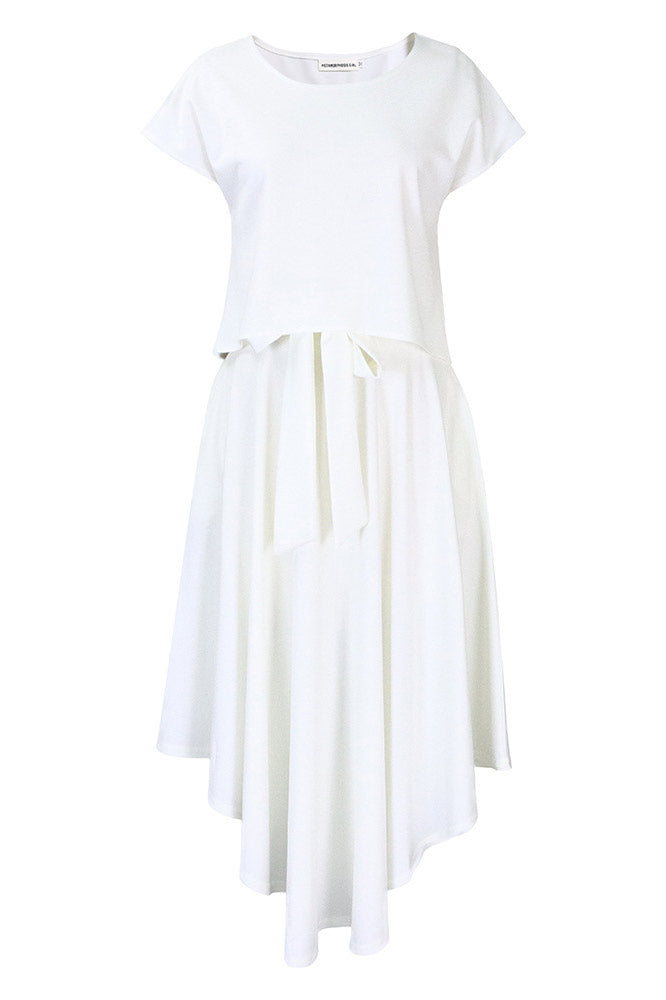 Well Tailored Dress with a Graceful Silhouette