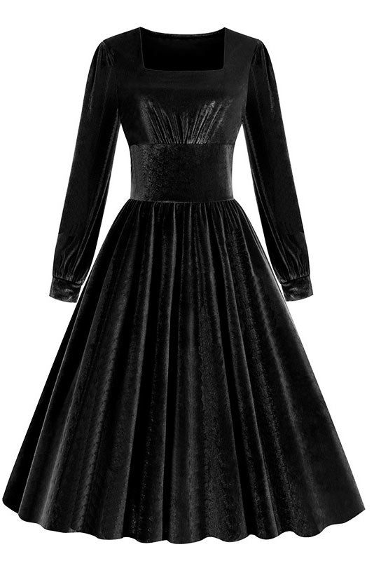 A Vintage Style Dress with Delicate Timeless Details