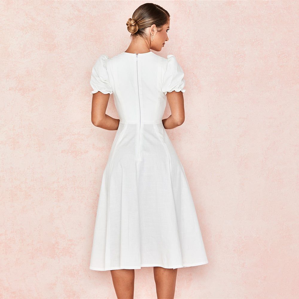 Effortlessly Elegant Dress with a Timeless Design