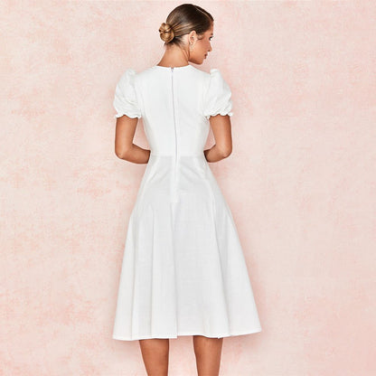 Effortlessly Elegant Dress with a Timeless Design