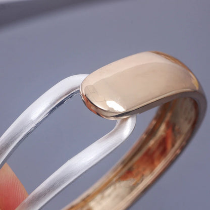 Romantic Gold Bracelet for Special Moments